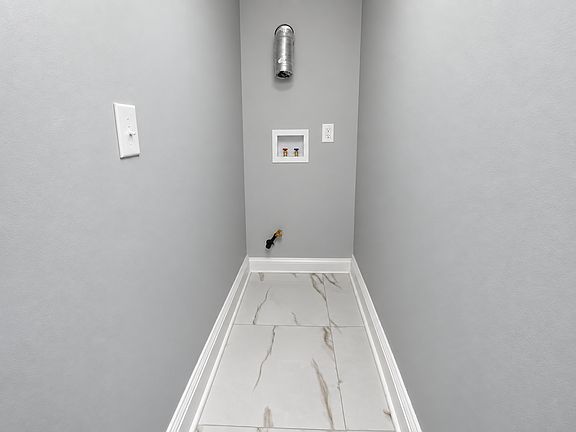 3rd image of 472 S 15th St Floor 2