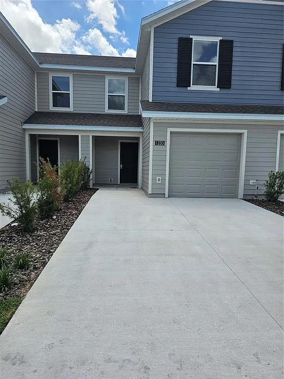 3 bed, 2.5 bath, 1378 sqft, $2,000 — Photo 1