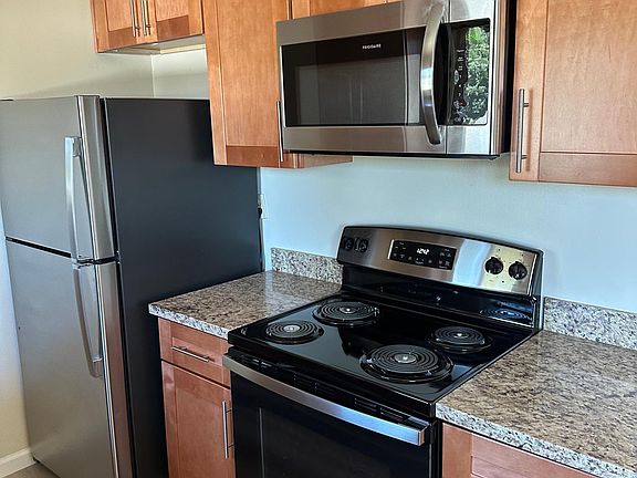5th image of 360 College Ave #9A