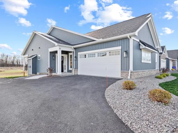 44 Cedarway Cir #215, Webster, NY 14580