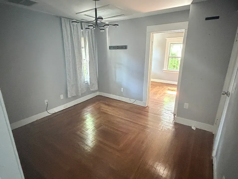 32 Alstrum St #2 — Photo 6