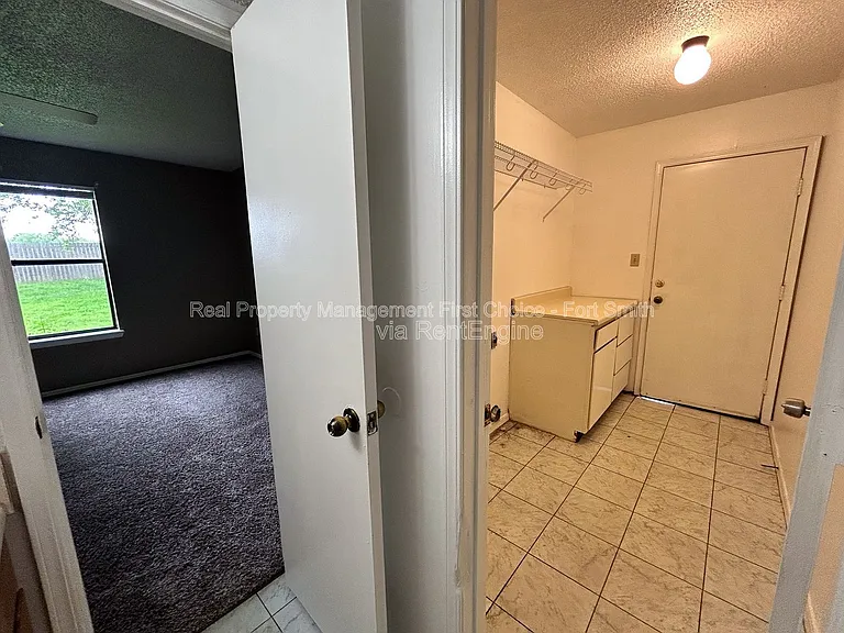 6719 Independence St — Photo 19