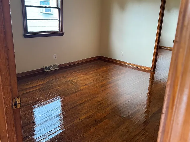 380 Juless St — Photo 3
