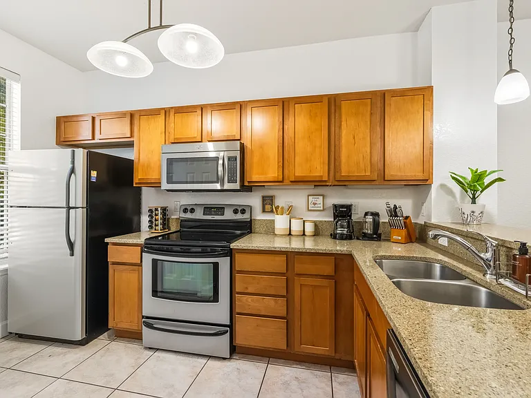 2508 SW 35th Pl #S113 — Photo 4