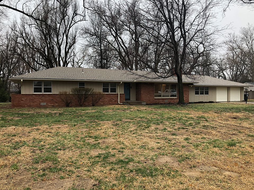 1st image of 8 Hillcrest Dr