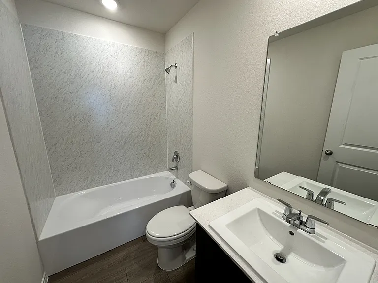 1153 Northfield Dr — Photo 15