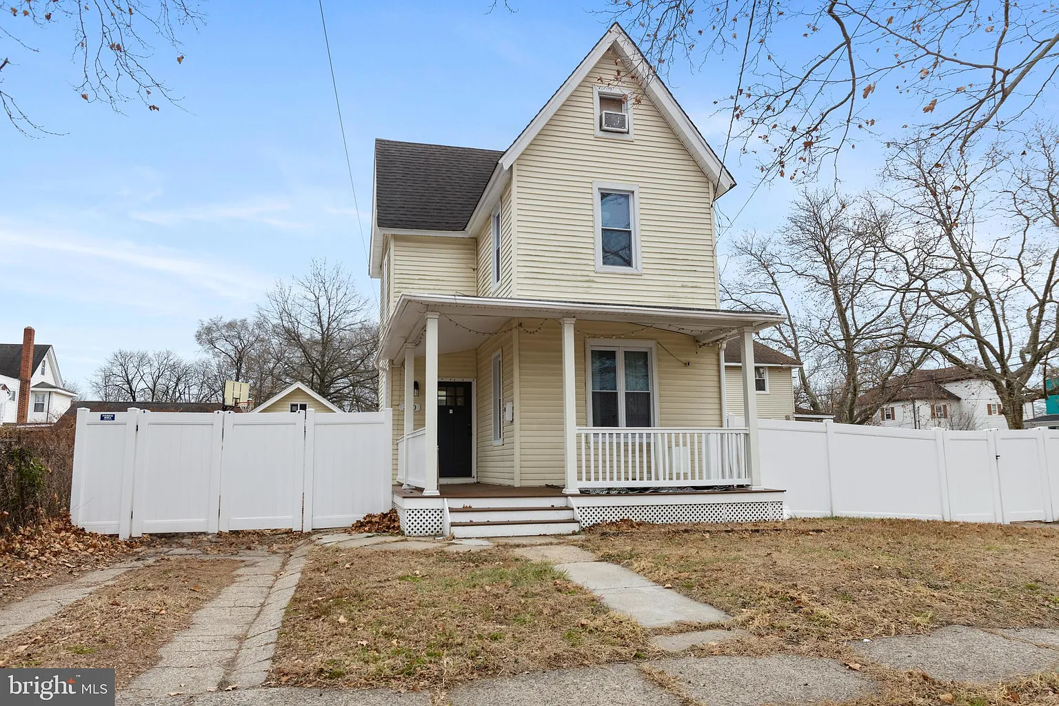 320 W 5th St photo 1
