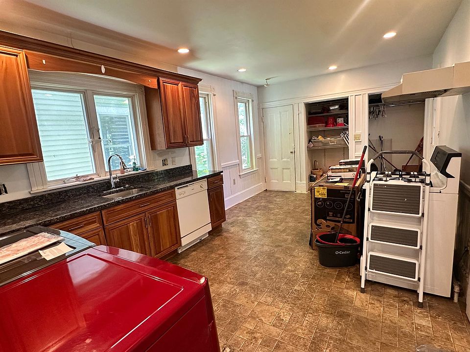 1st image of 598-602 Putnam Ave #2