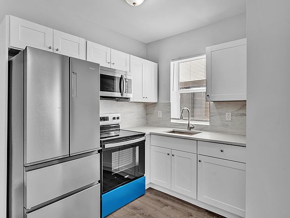 2nd image of 1142 SW 4th St APT 2