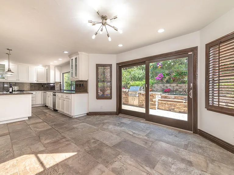24692 Kings Rd — Photo 41