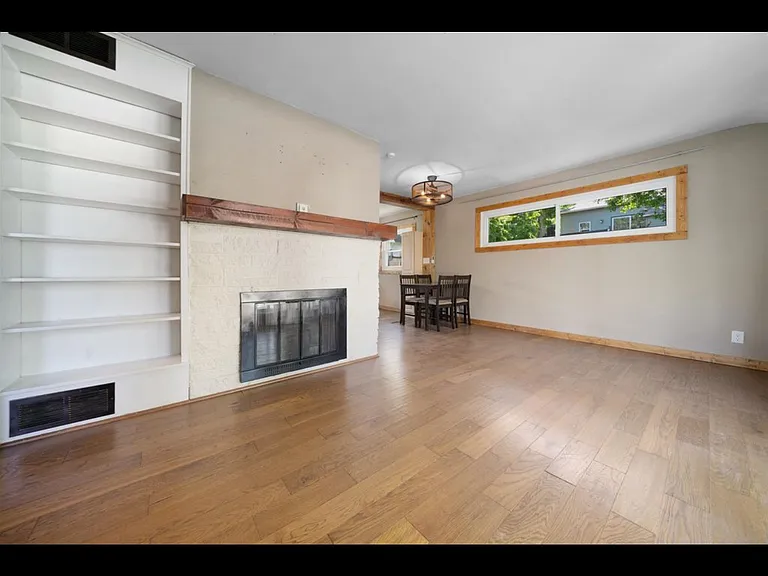 522 Division St — Photo 4