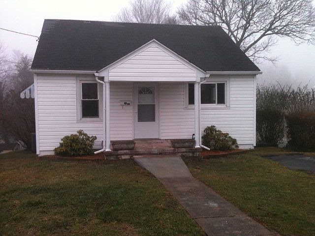 1st image of 106 Lauren Ave