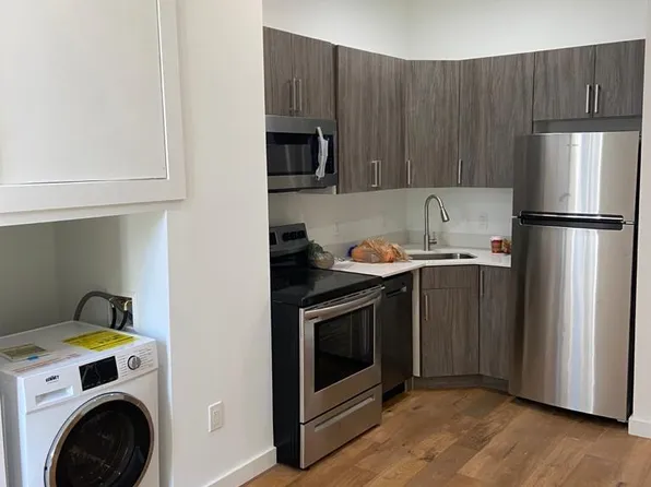 1935 Spruce St APT 3C, Philadelphia, PA 19103