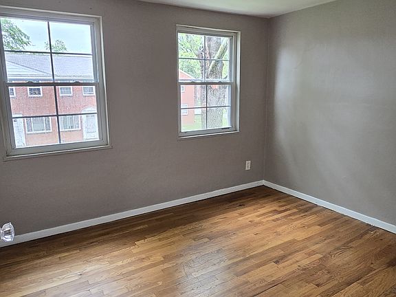 5th image of 482 Clearview Dr APT E