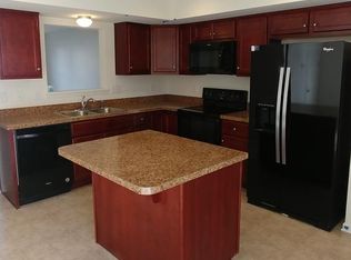 18 Teakwood Dr #TOWNHOUSE, Martinsburg, WV 25404