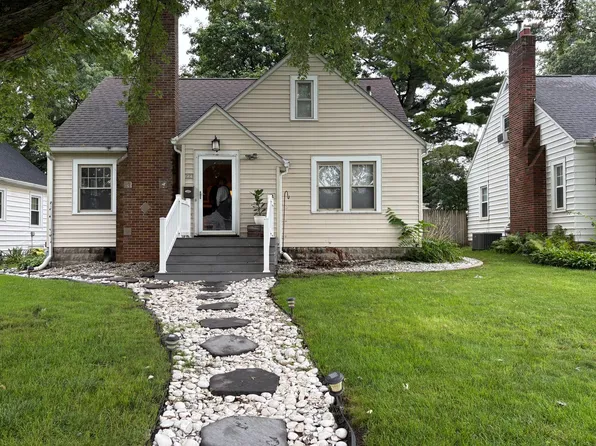 223 Hillside Ave, Waterloo, IA 50701