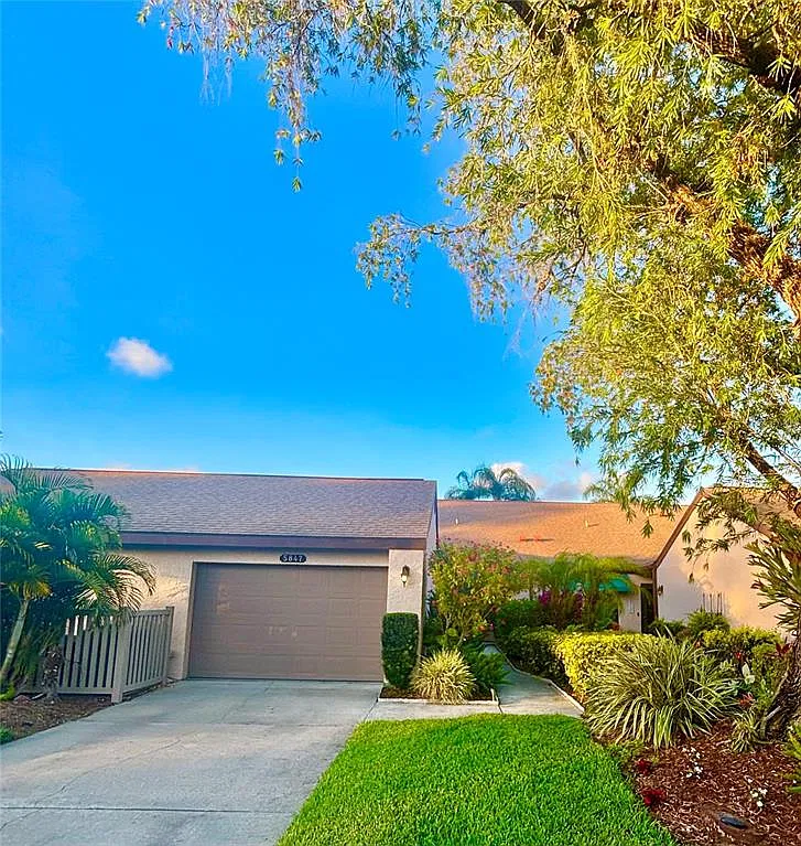 2 bed, 2.0 bath, 1380 sqft, $3,800 — Photo 1