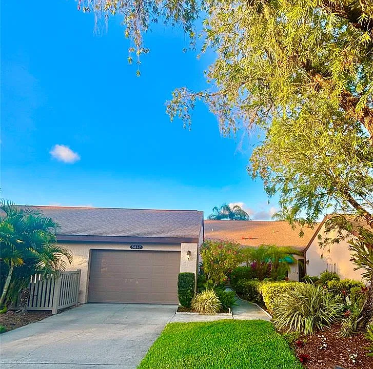 5847 Clubside Dr