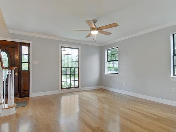 4th image of 1844 Oleander St