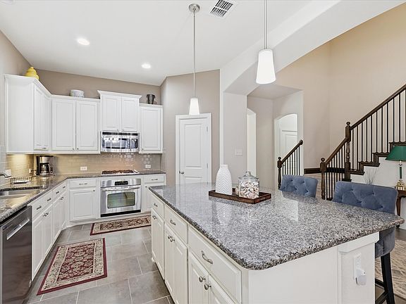 4th image of 2713 Cole Castle Dr