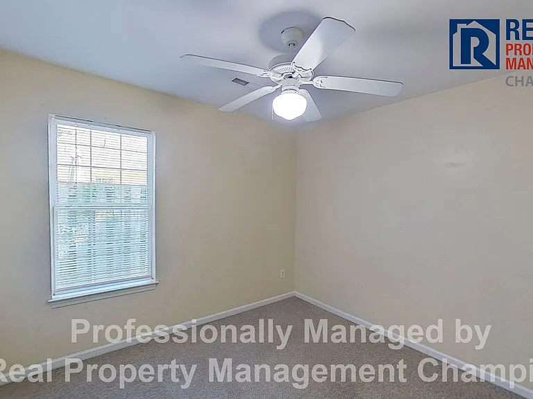627 Tabor Ln — Photo 17