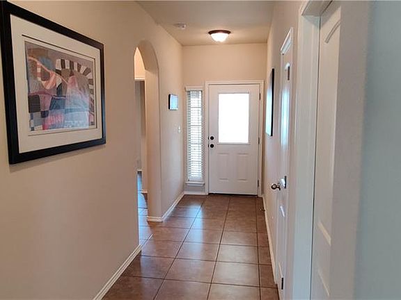 3rd image of 300 Quarry Ln