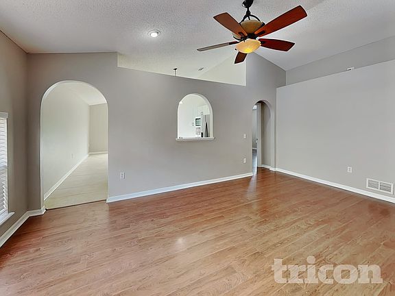 3rd image of 30602 Birdhouse Dr