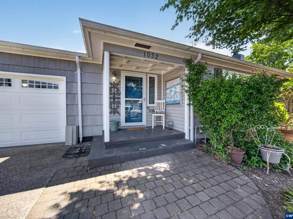 1032 23rd St NE, Salem, OR 97301