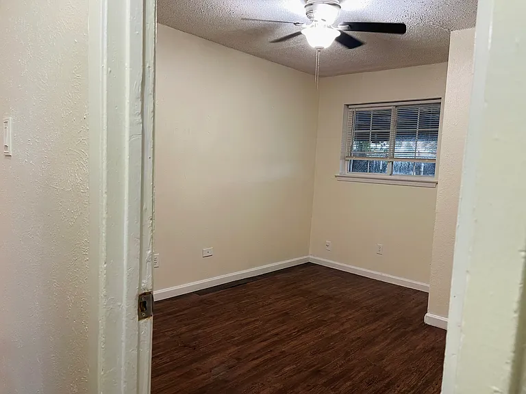 3400 Pleasant Valley Ln — Photo 14