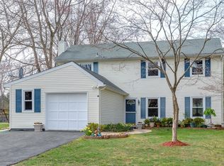 22 Linden Ln, Plainsboro, NJ 08536