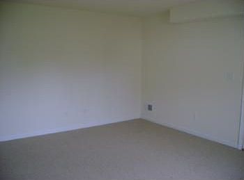 4th image of 39 Excelsior Ave