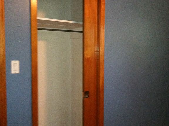 Bd 2 closet