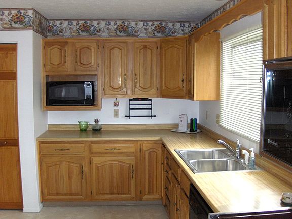 2nd image of 8526 Greenbrier Dr