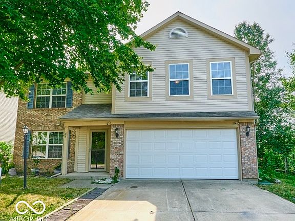 2nd image of 827 Treyburn Lakes Way