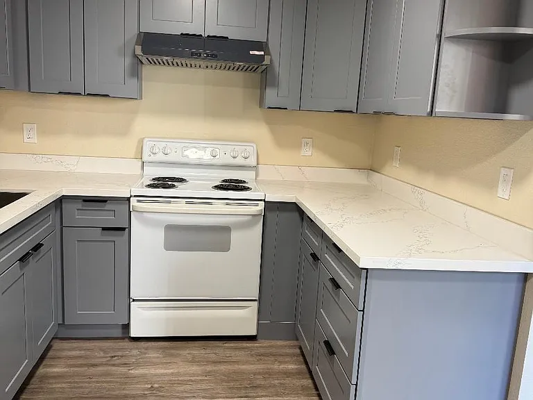 4103 S Center St #B — Photo 1