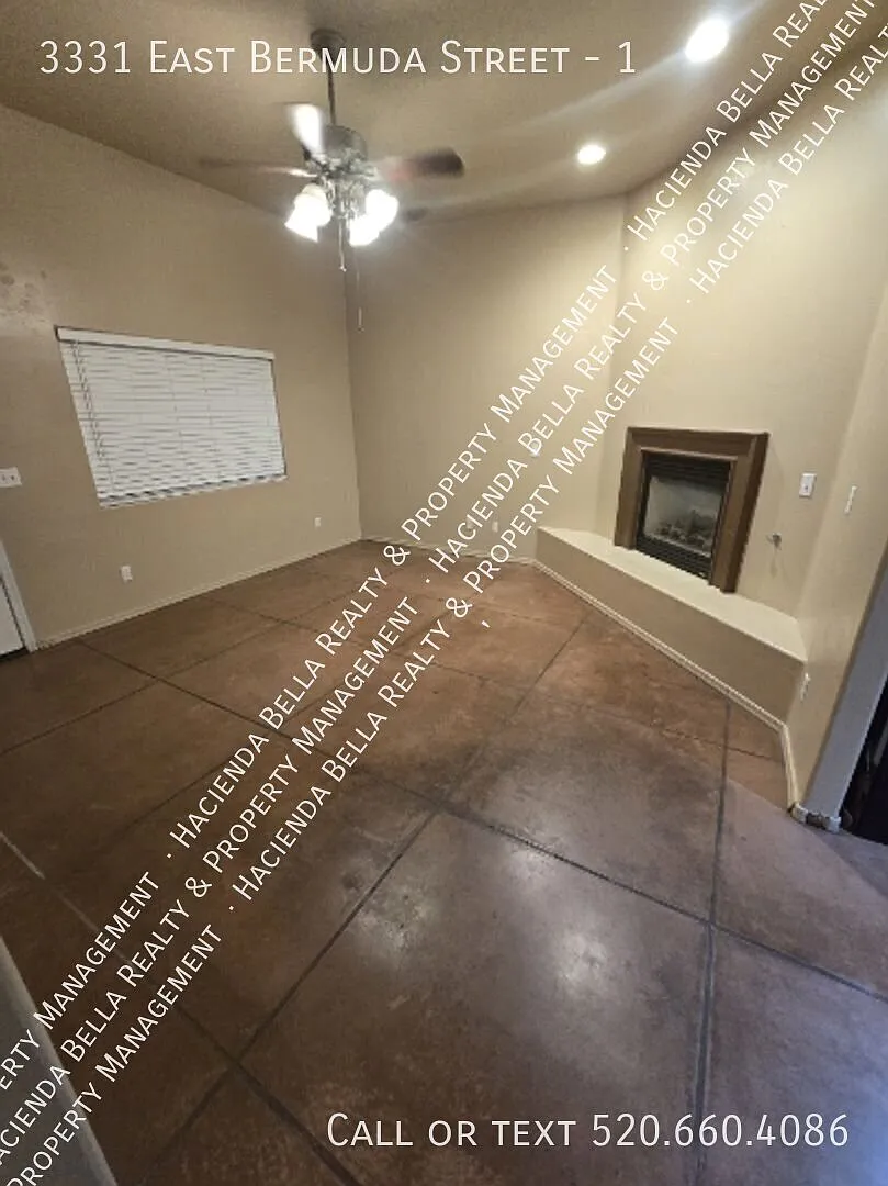 Great 2 Bedroom/ 2 Bath Townhouse Style Apartment Available in October — Photo 3