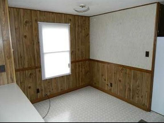 4th image of 114 Goddard Ln