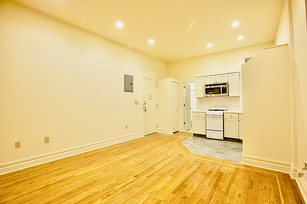 Rented by J & L Holding Corporation | media 3
