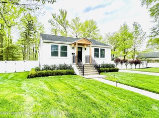 450 Roosevelt Ave, Oakhurst, NJ 07755