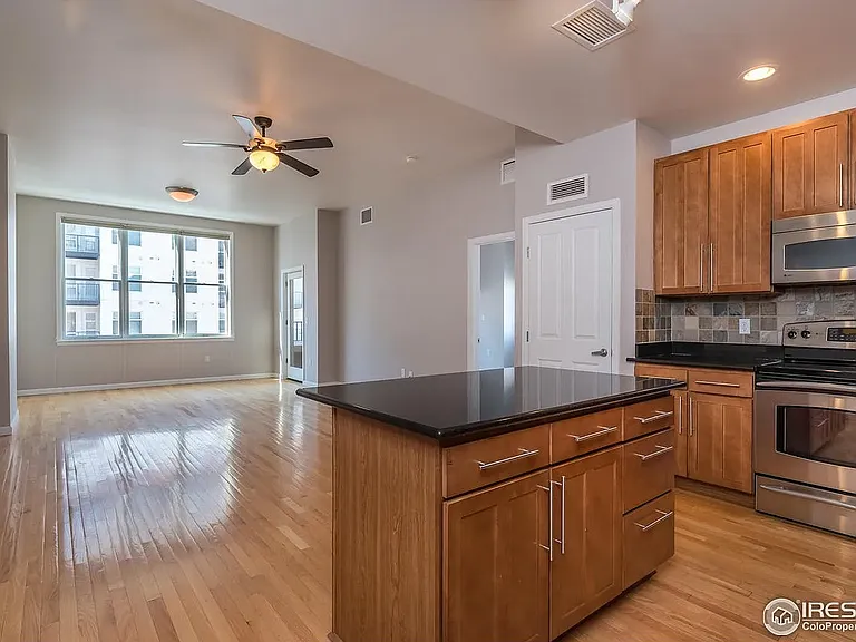1950 N Logan St #804 — Photo 7