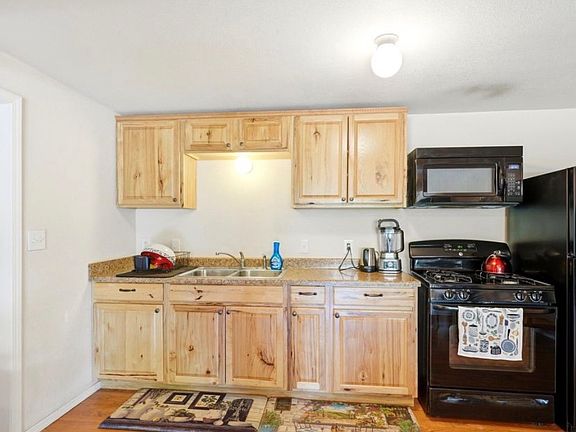 4th image of 5820 De Armoun Rd #2