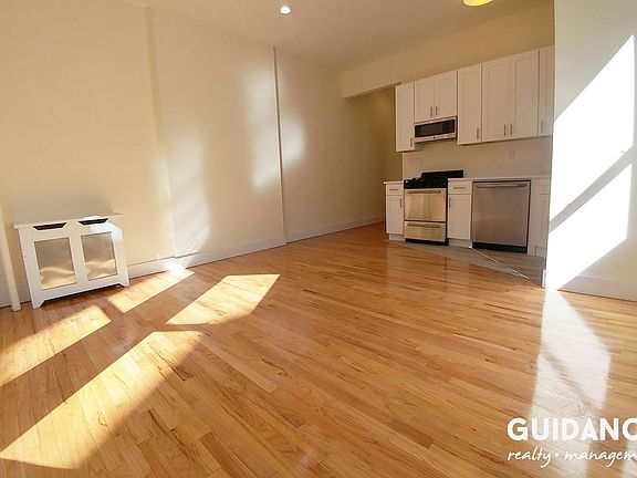 3rd image of 292 W 92nd St #3R