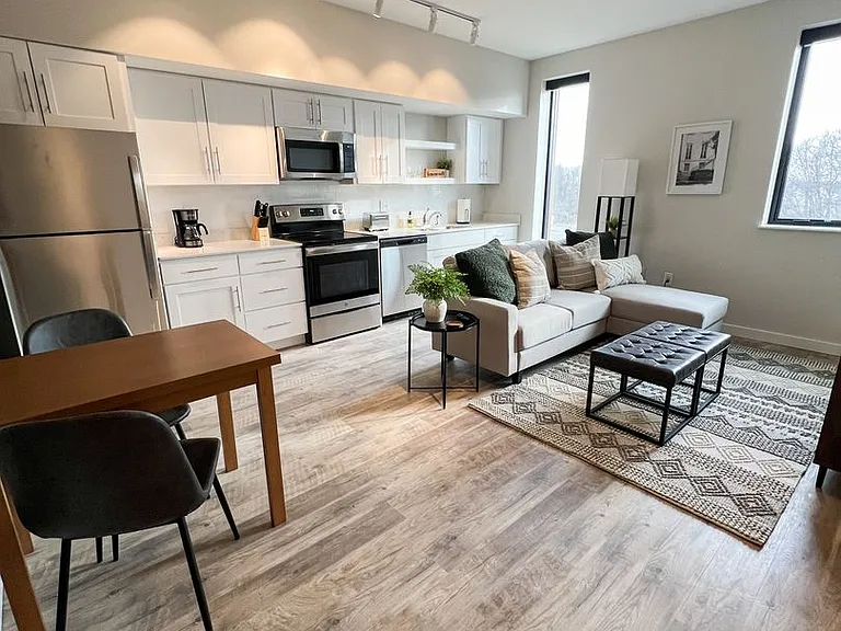 Briar Grove Apartments (Building D) — Photo 10