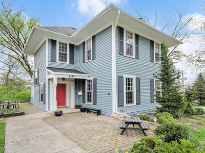 207 N Elm St, Hinsdale, IL, 60521