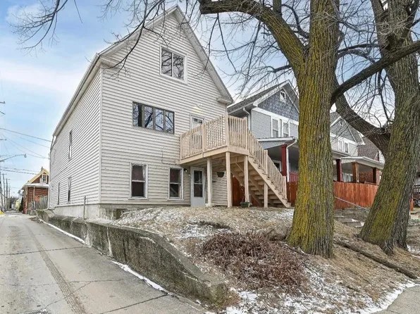 2320 S 16th St, Milwaukee, WI 53215