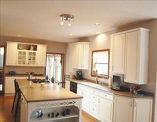 3rd image of 17 Sassafras Ln