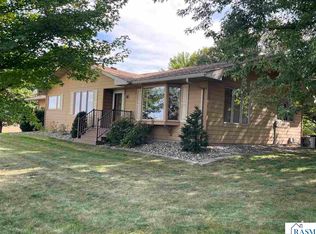 67927 270th St, Alden, MN 56009