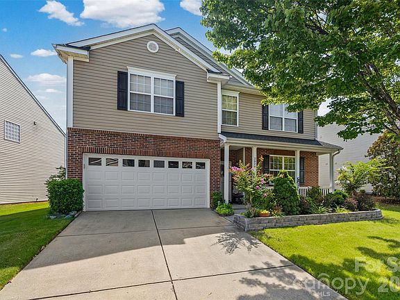 2nd image of 2025 Savannah Hills Dr
