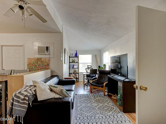 5th image of 421 N Peninsula Dr #1