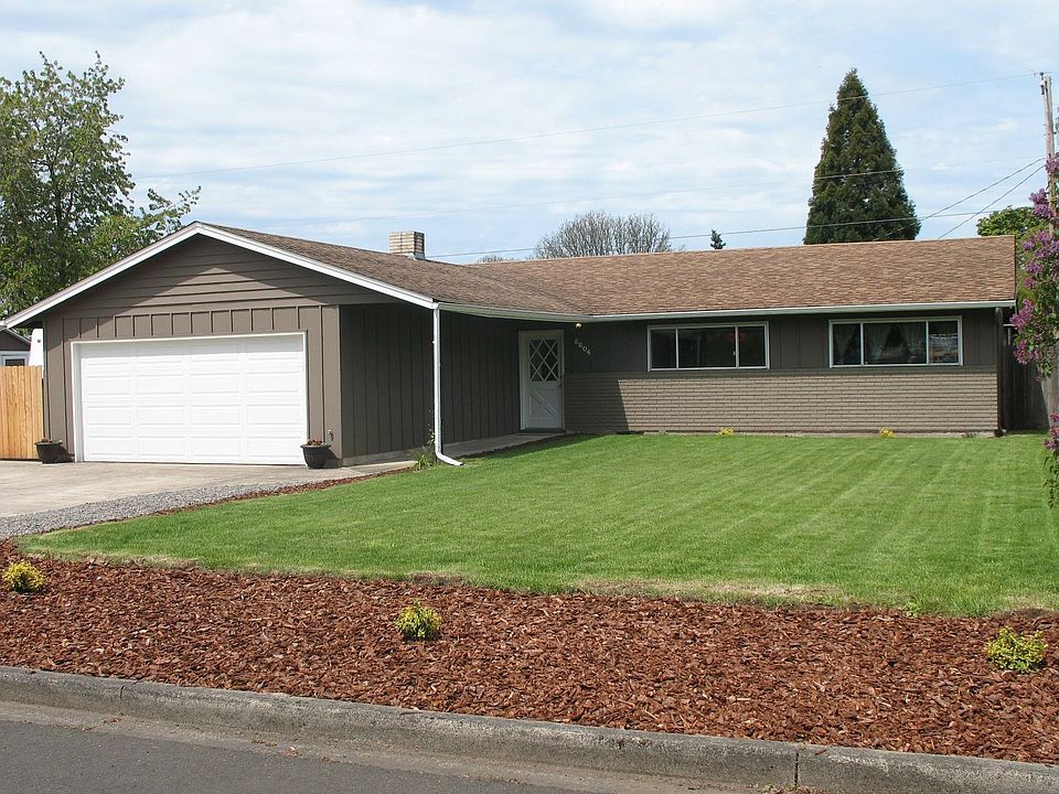 1st image of 8604 NE Lewis Dr